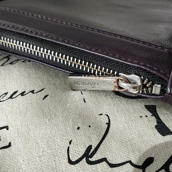 ✨DANIER✨ Expandable Leather Crossbody Purse - Picture 5 of 9